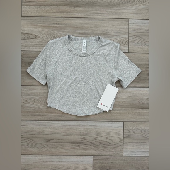 Lululemon Hold Tight Cropped T-Shirt - Picture 3 of 6